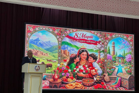 ЗИНДАГӢ АЗ МОДАР САРЧАШМА 