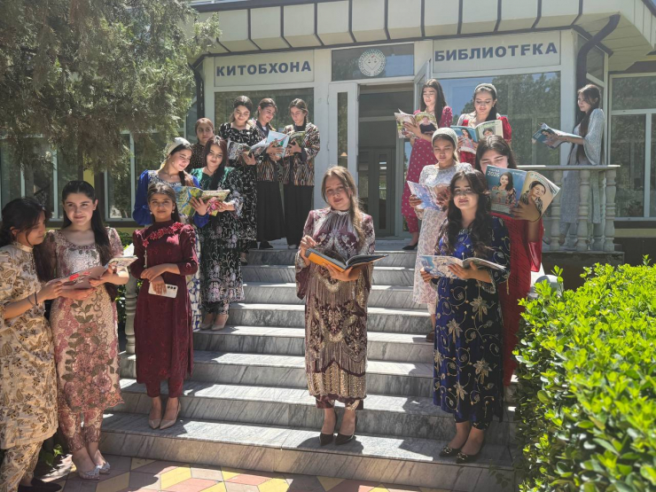 ДОНИШҶӮЁН – ТАРҒИБГАРИ АНЪАНА ВА ЛИБОСҲОИ  МИЛЛИИ ТОҶИКОНА