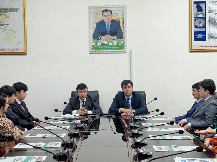 ХОНИШИ СИЁСӢ ДАР ФАКУЛТЕТИ МУНОСИБАТҲОИ ИҚТИСОДИИ БАЙНАЛМИЛАЛӢ, ҲУҚУҚ ВА ГУМРУК